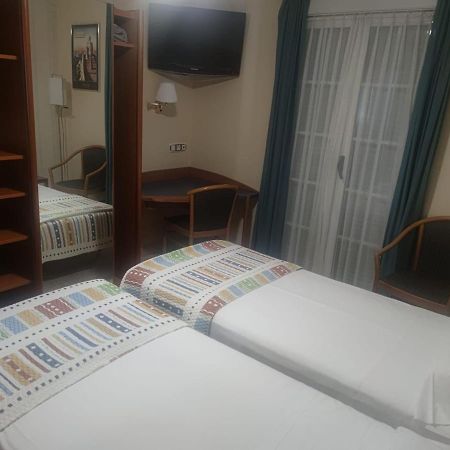 Hostal Burbia Villafranca Del Bierzo Luaran gambar