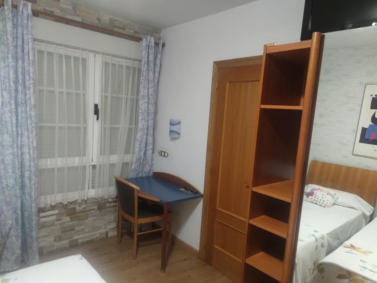 Hostal Burbia Villafranca Del Bierzo Luaran gambar