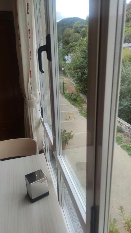 Hostal Burbia Villafranca Del Bierzo Luaran gambar