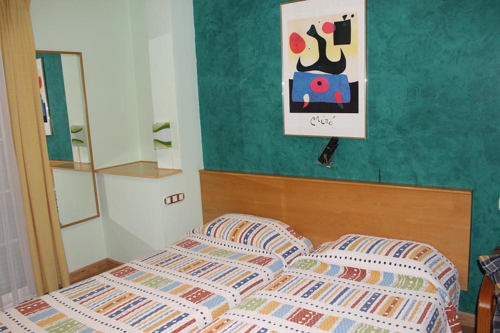 Hostal Burbia Villafranca Del Bierzo Luaran gambar