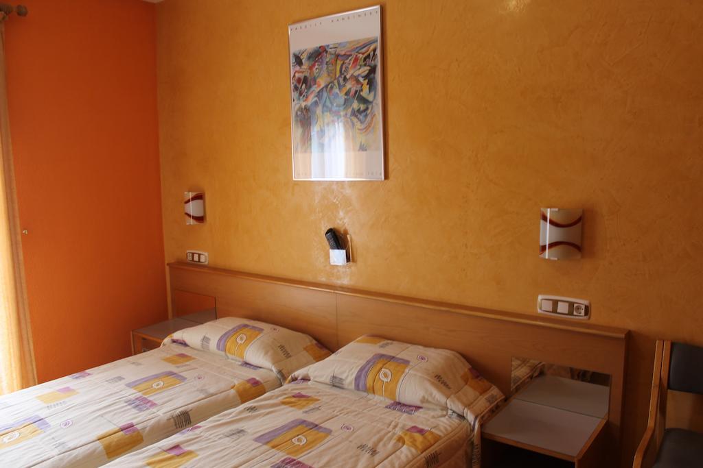 Hostal Burbia Villafranca Del Bierzo Luaran gambar