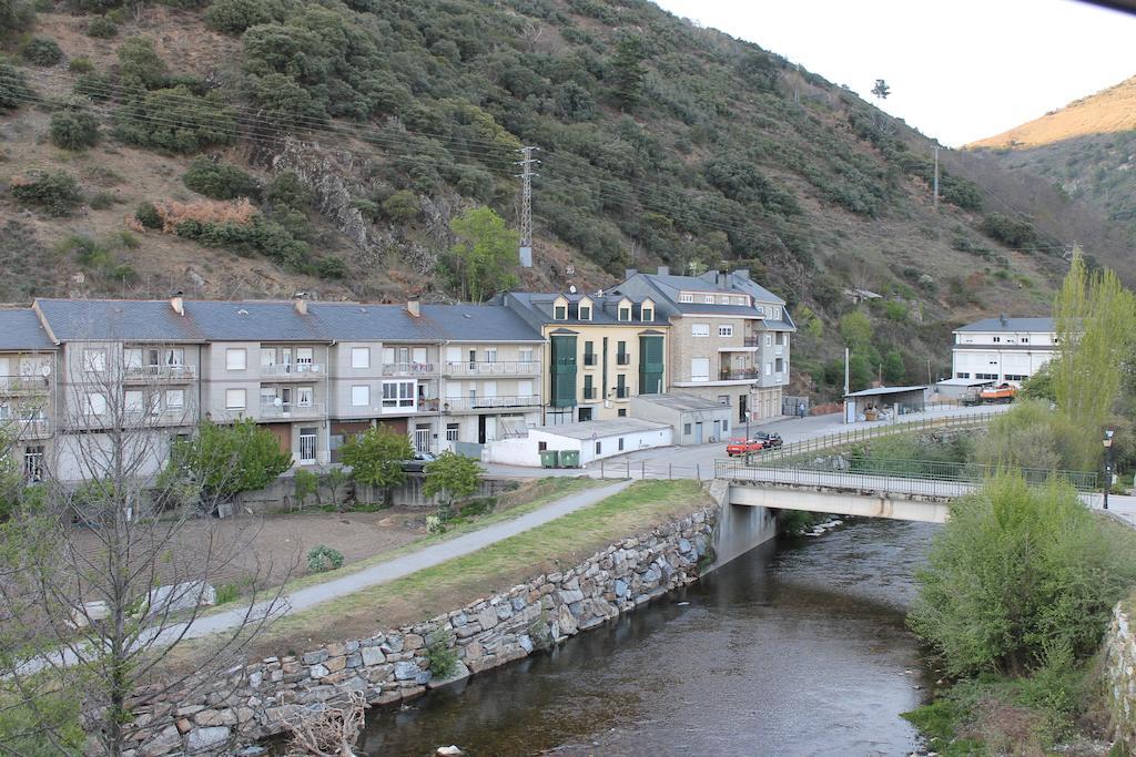 Hostal Burbia Villafranca Del Bierzo Luaran gambar